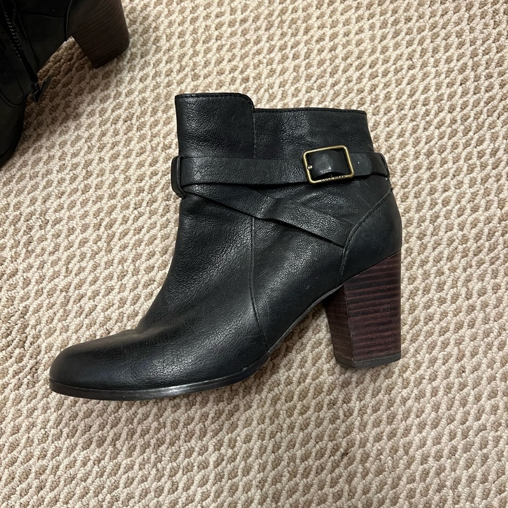 Used but in great condition! Comfortable and stylish!